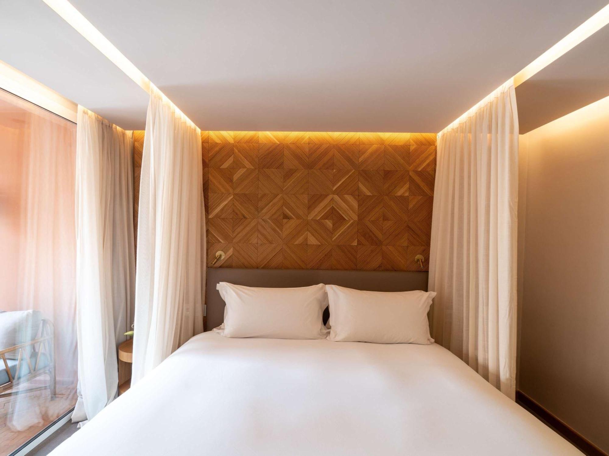 Sofitel Marrakech Palais Imperial & Spa Марракеш Экстерьер фото A bedroom at the hotel